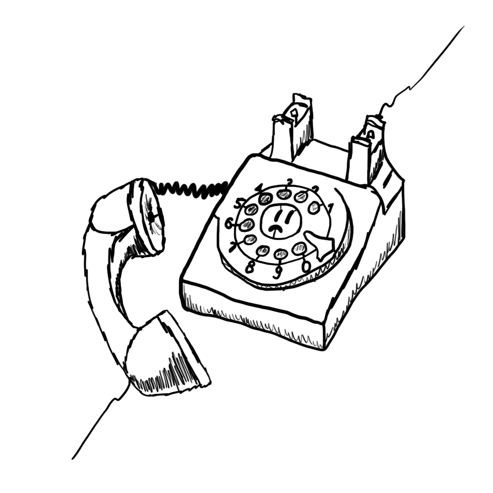 um telefone antigo de brinquedo fora do gancho e com um sorriso triste no meio da roda de discagem